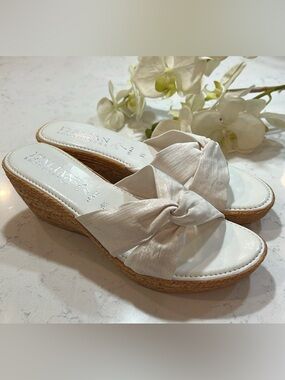 Italian Shoemakers white wedge slip on sandals size 9.5